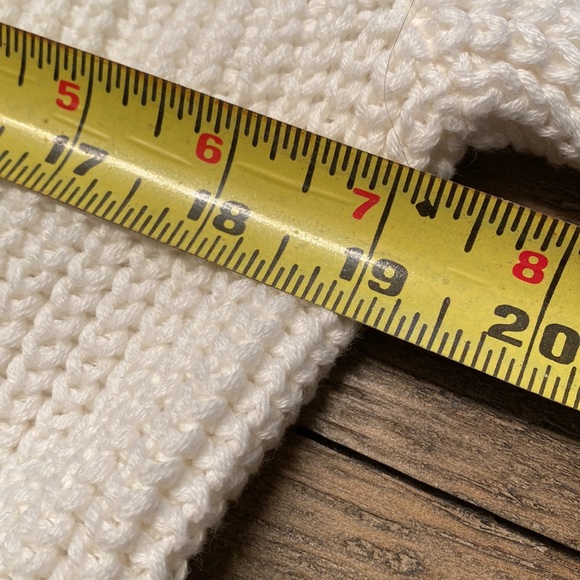 PRICE IS FIRM!American Apparel Women's Cropped White Pullover Crew Neck Sweater - Picture 14 of 16